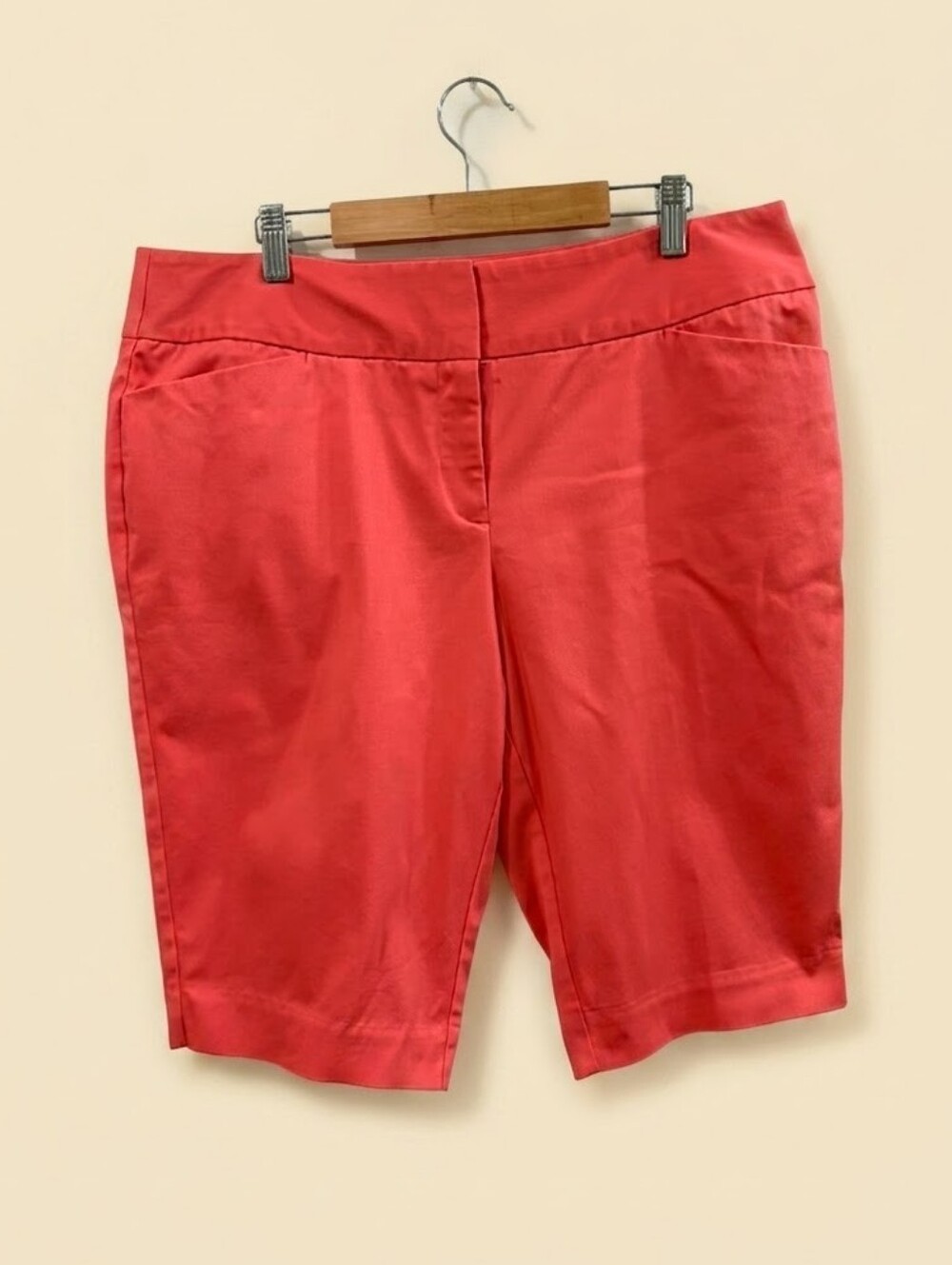 Worthington Coral Bermuda Shorts Size 12 Stretch Chino City Knee Length